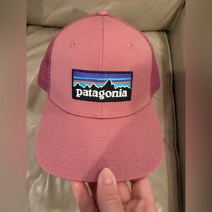 Patagonia P-6 Logo Trucker Hat in pink- excellent condition!